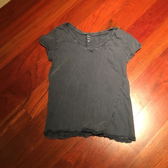 Urban outfitters basic tee