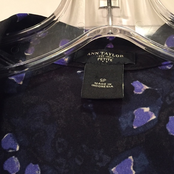 Ann Taylor size PS button down dress shirt. Classy - Picture 2 of 3