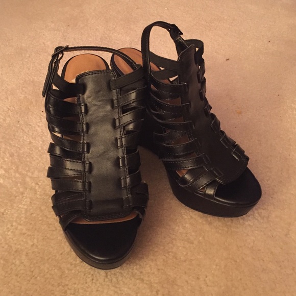 Heeled wedges