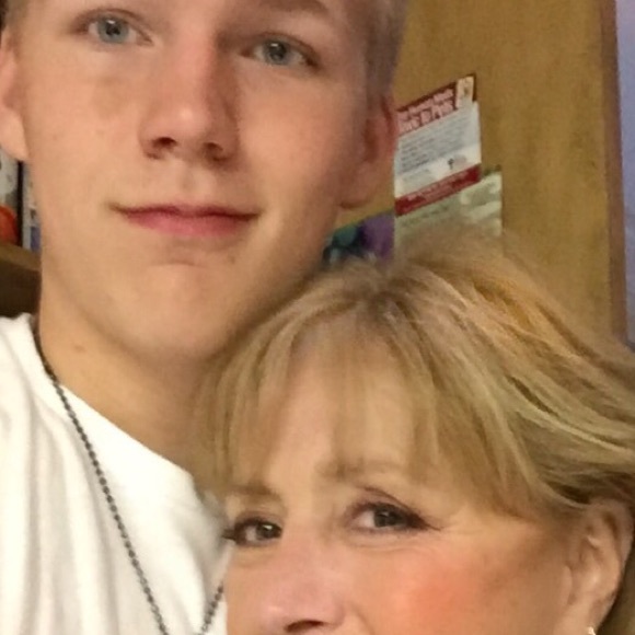 Meet your Posher, Janet. - Picture 2 of 5