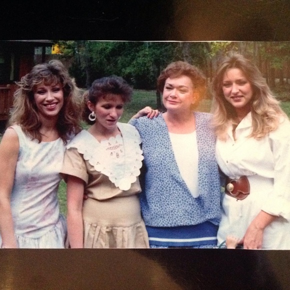 Meet your Posher, Janet. - Picture 5 of 5