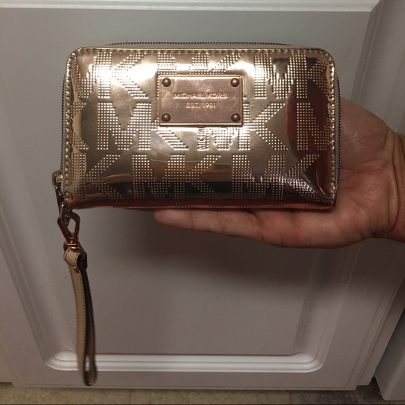 Michael Kors wristlet