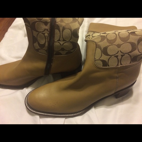 Coach boots size 10