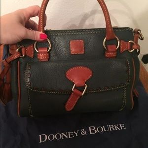 Dooney and Bourke 1 Day LEFT SALE!!💸🎈📬📦