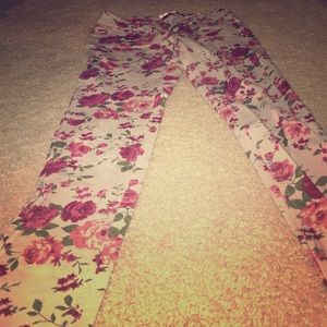 Floral Scretchy Jeggings