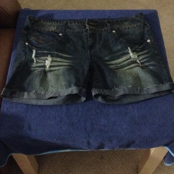 [JUNIORS] Cuffed Jean Shorts
