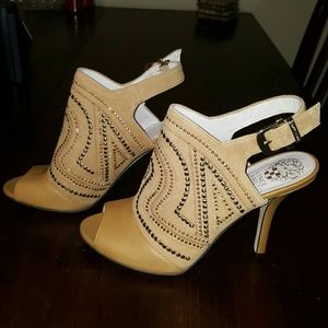 Studded Vince Camuto booties suede leather size7.5