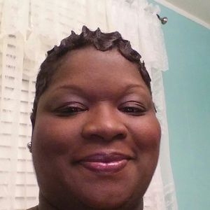 Meet your Posher, Cynthia