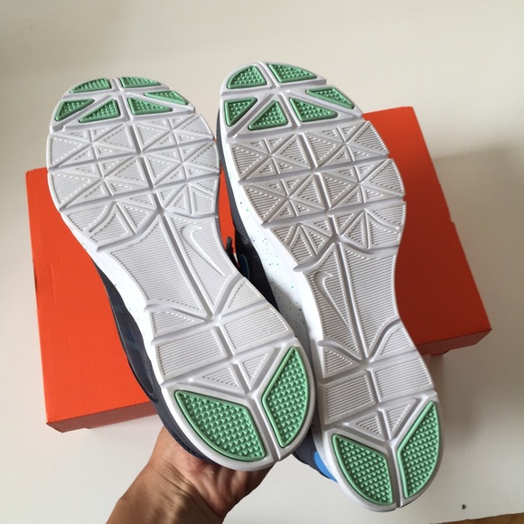 NIKE AUTHENTIC WOMENS FLEX SHOES Sz 7.5 new - Picture 3 of 3