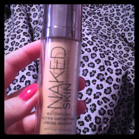 Urban Decay NAKED Skin makeup. Shade 2.0