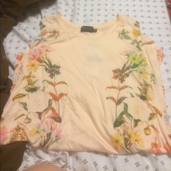 Peach floral top! brand new!