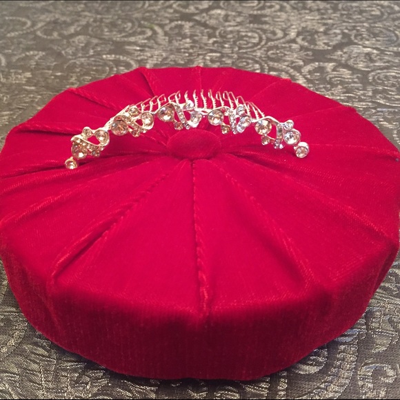 Clear/Silver Rhinestone Bridal Comb - Picture 2 of 3