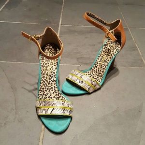 Jessica Simpson animal pumps