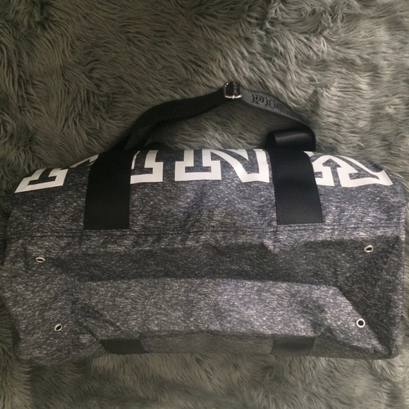 🚫SOLD🚫🎉 Victoria's Secret PINK campus duffle! - Picture 4 of 4