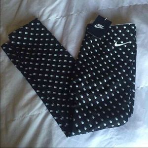 Nike black leggings (NEW)