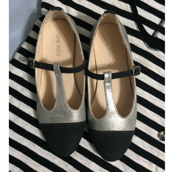 Nine West Silver/Black Flats