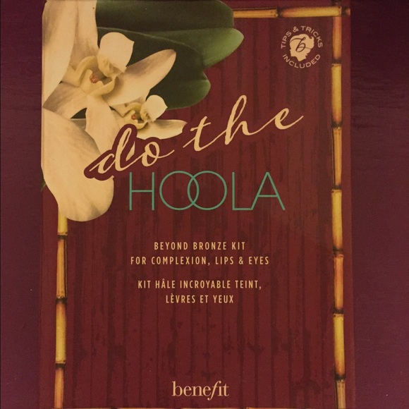 Benefit do the hoola kit! Got as a gift