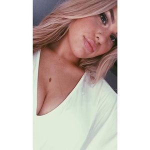 Meet your Posher, Ashley