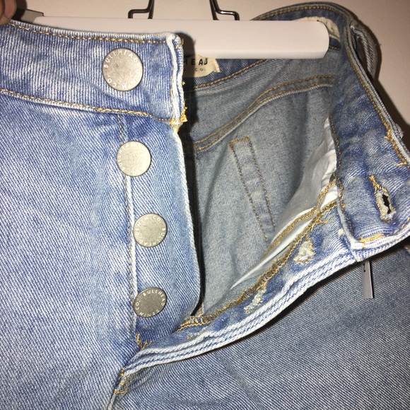 High-rise Boyfriend Jeans - Picture 2 of 4