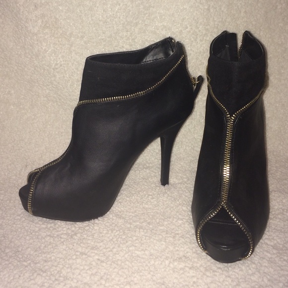 Black peep toe booties w gold zipper