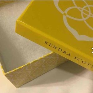 Kendra Scott Box