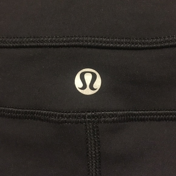 Lululemon Size 6 Shorts - Picture 2 of 4