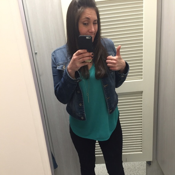 Meet your Posher, Courtney - Picture 2 of 6