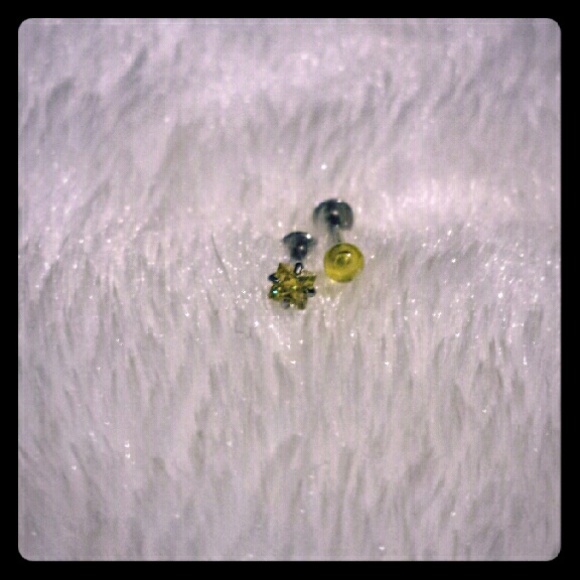 Yellow lip rings set - Picture 1 of 1