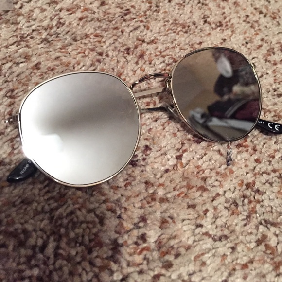 Mirrored Sunnies