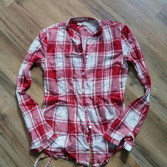 Cute aero plaid button down