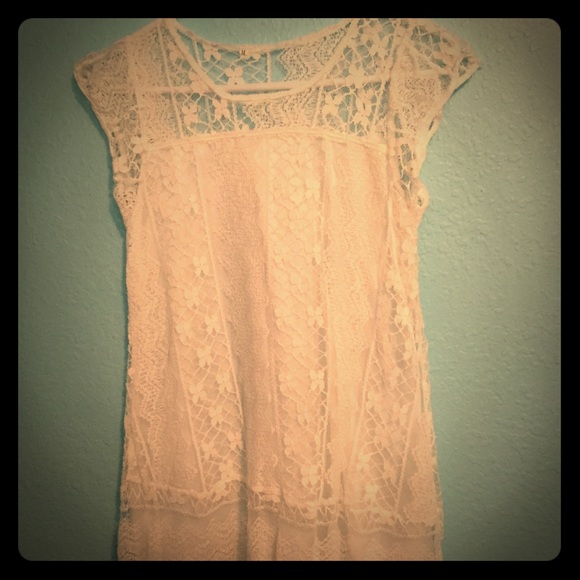 Gorgeous cream lace cap sleeve mini dress