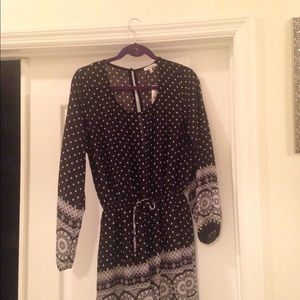 Black/white patterned long sleeve romper