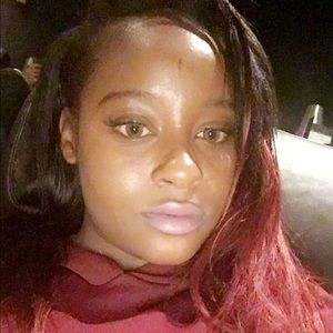 Meet your Posher, Candice