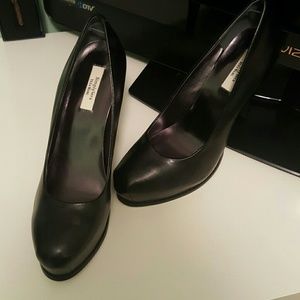 Brand new! Vera Wang heels!