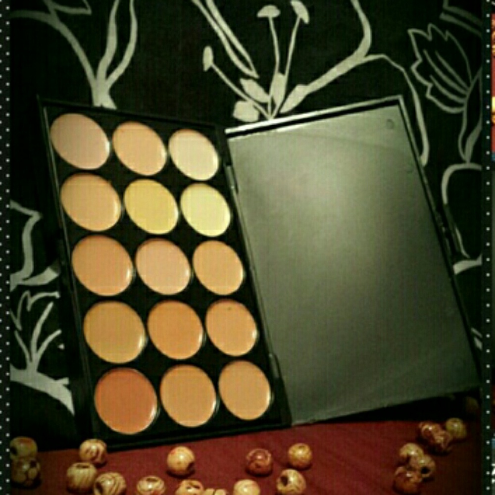 Professional-grade Concealer SET 2 SKIN TONES - Picture 2 of 4