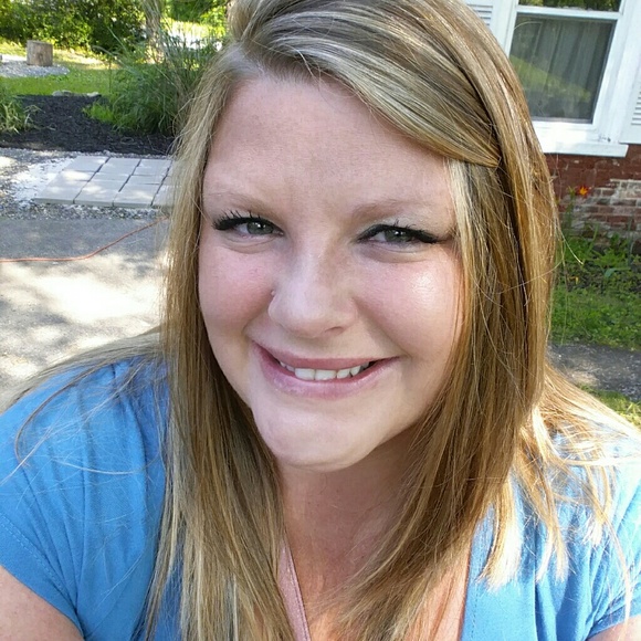 Meet your Posher, Ashley - Picture 1 of 1