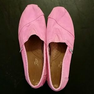 TOM'S PINK SHOES