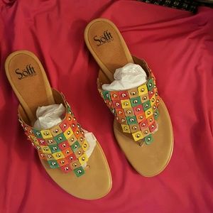 Sofft brand multi colored sandle.