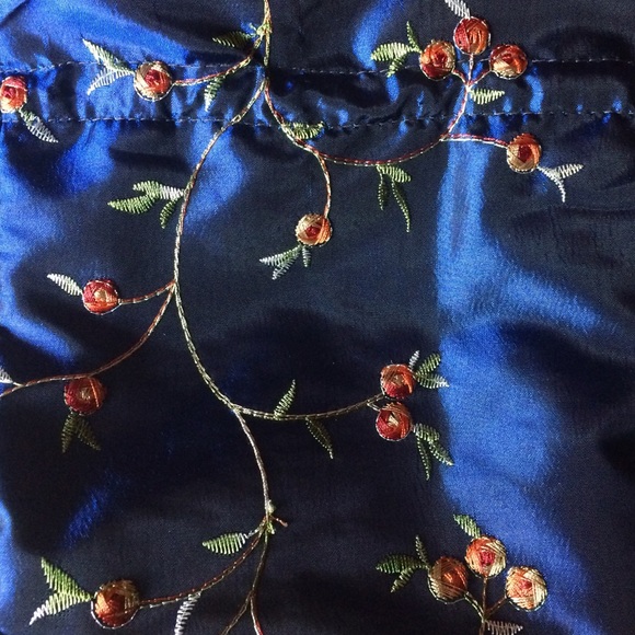 ❗️SALE❗️🎉HP 1/12🎉Blue Silk Drawstring Bag/Purse - Picture 4 of 4