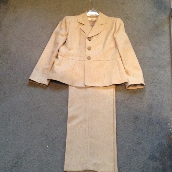 Gorgeous Le Suit petit pant suit - Picture 1 of 4