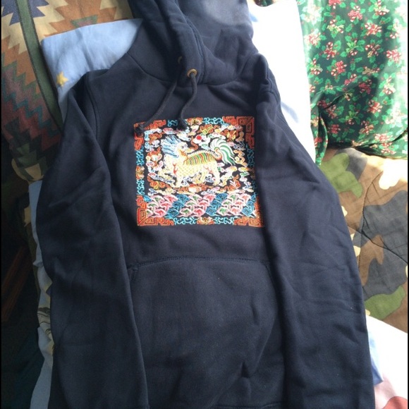 Sweatshirt