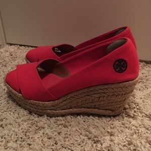 Red Wedges