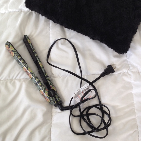 Patterned flat iron