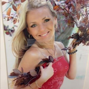 Meet your Posher, Julia