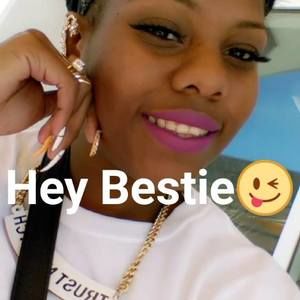 Meet your Posher, Symona