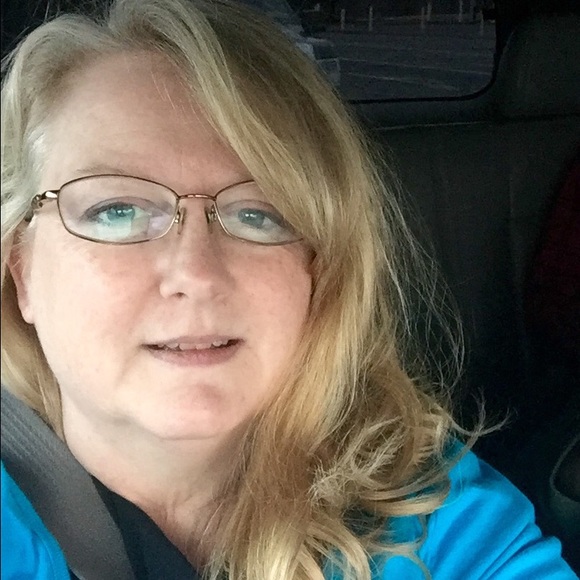 Meet your Posher, Bobbi