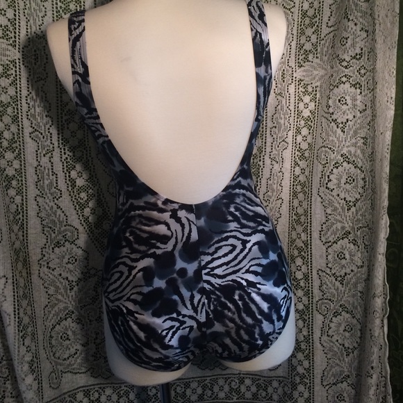 donated 7/20 Speedo swimsuit - Picture 2 of 4