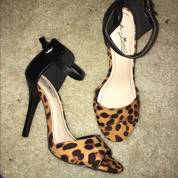 Leopard print heels - Picture 2 of 2