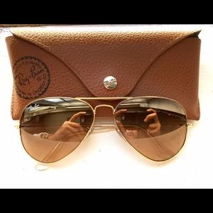 Gold Ray-Ban aviators