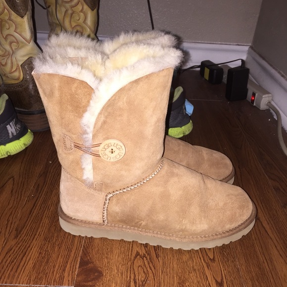 1 DAY ONLY SALE!!  Short Button Bailey Boots